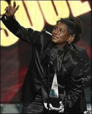 Jermaine Jackson collected his brother Michaels four posthumous awards.