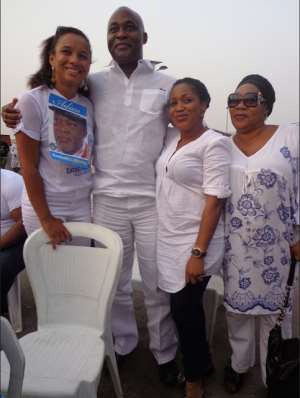 Pictures – Nollywood Actor Enebeli Elebuwas Burial