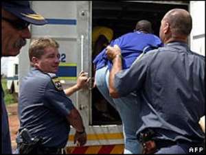 South African mob kills migrants