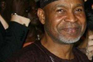 Fantasyland Boss, Fola Ogunlesi Fights Wife In Public