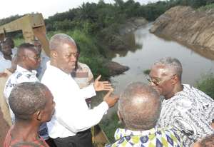 Veep inspects Kakum River dredging project
