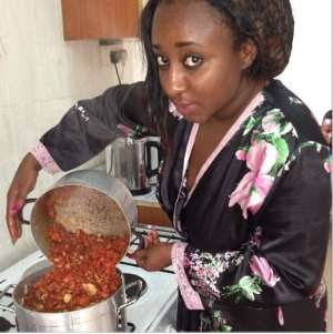 You Can't Cook--Angry Fans Tell Ini Edo After Posting Kitchen Pictures