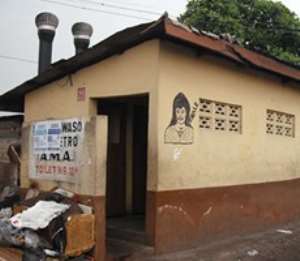 Possible cholera outbreak looms in Ashanti region as residents still use pan latrines
