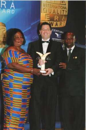Mrs. Ohene Agyare picking Kuapas award