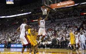 NBA Finals-East / Game 1: James saves the Heat