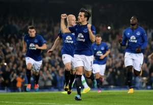 Roberto Martinez hails Everton defender Leighton Baines