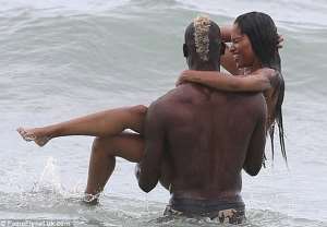 Photos: Mario Balotelli, fiance having fun at the beach