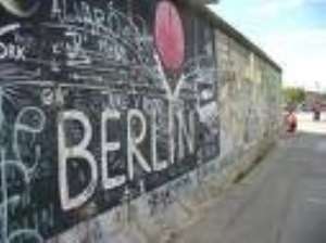 Germans celebrate fall of Berlin Wall