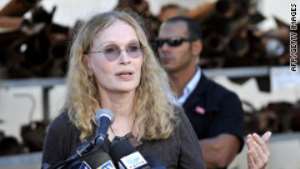 Mia Farrow will appear at Charles taylor's trial on Monday