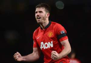 Manchester United's Michael Carrick pushing for recall after injury