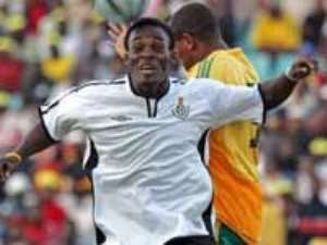 Micheal Essien  Wins BBC African Footballer Of The Year 2006
