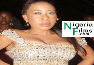 Sexy Actress, Moyo Lawal Cheats Death On Lagos 3rd Mainland Bridge