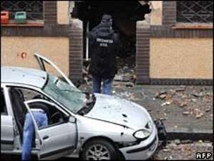 Seven police hurt in Spanish bomb