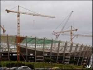 SA strike to halt 2010 building