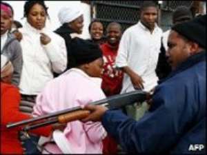 Zuma urges SA police to get tough