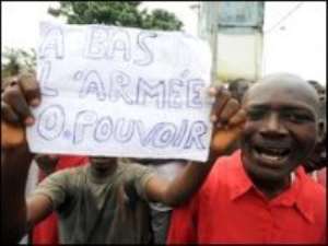 Guinea bans 'subversive' meetings
