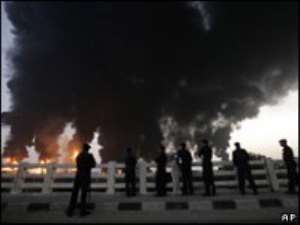 Five die in huge India oil blaze