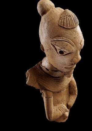 Nok sculpture, male figure with shell on his head, Nigeria, now in, Liebieghaus Sammlungen, Frankfurt, Germany  Photo: Goethe University Frankfurt, Institute for Archaeological