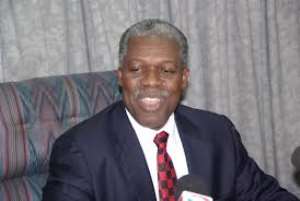 Minister shoots Amissah down!