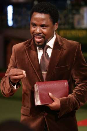 FAKE NIGERIAN PROPHET CLAIMS TO BE MESSIAH !
