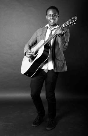 Nigerian Soul/Pop Singer Chris Akinyemi Debuts First Single