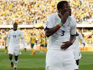 Hilarious: Asamoah Gyan Should Marry Me Or Else I Will Kill Myself