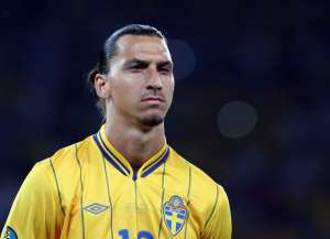 Zlatan Ibrahimovic breaks Sweden goalscoring record