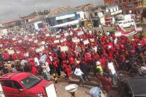 TRADERS, KAYAYES JOINED LABOUR DEMONSTRATION IN KUMASI
