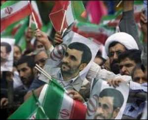 Supporters of Iranian President Mahmoud Ahmadinejad