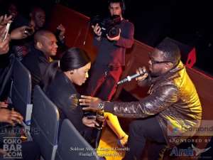 Awkward!! Girl Completely Ignores Timaya  + PHOTOS: Basket Mouth, Bovi, Timaya  others at African Kings of Comedy