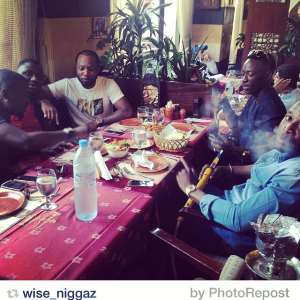 Singer, Dammy Krane Joins The League of Smokers