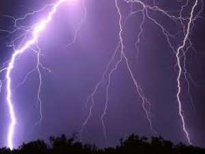 Dansoman residents spend Sunday repairing what Saturday rainstorm damaged