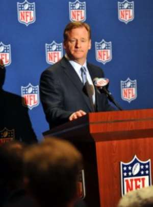 Roger Goodell hits Sports Illustrated cover