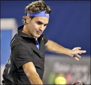 Federer Eases Through In Aussie Open