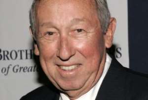 Roy Disney dies at 79 after cancer bout
