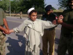 Security persons Captured A Suicide Bomber boy