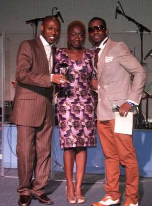 SHOGGY TOSH WON THE BEST TV PRESENTER  SIMPLYCHRYSOLITE WON THE BEST BAND  GROUP AT THE 2012 AFRICA GOSPEL AWARDS