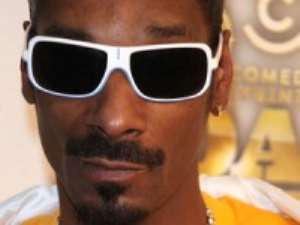Snoop to spark up new stoner movie
