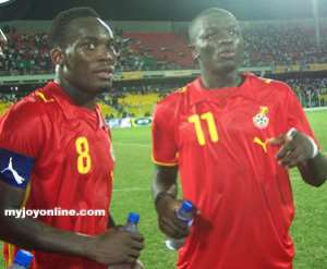 Muntari thrills street soccer kids
