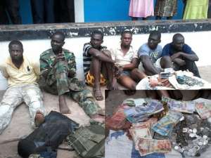 The suspected armed robbers.