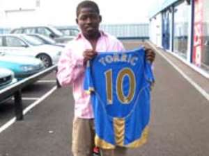 Portsmouth sign Torric Jibril