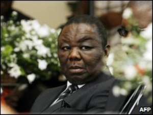 Mugabe leads Tsvangirai mourners