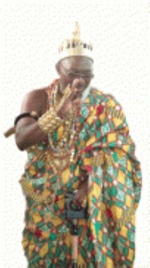 Ashuigbugbla Nyagasi, Paramount Chief of Nyagbo responding to cheers from the crowd