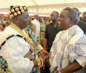 Awoamefia welcoming the late President to the Hogbetsostso Festival at Anloga