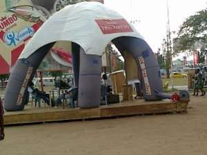 PS: Apparently 2 days ago, someone pitched a tent at Circle so people could get their photos taken and forms processed for entry into the US green card lotto. Cost? 6 cedis. Filla and photos supplied by Sir Kiwi