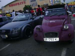 Y FM WEEKEND GROOVE CAR WASH PULLS CROWD AT ACCRA MALL