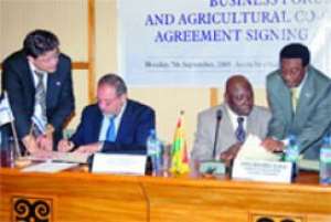 Alhaji Muhammad Mumuni 2nd right, the Minister of Foreign Affairs and Regional Integration, and the Deputy Prime Minister and Minister of Foreign Affairs of Israel, Mr Avigdor Liberman 2nd left, signing the agreement and the joint declaration.