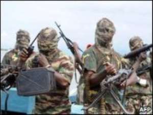 Explosions hit Nigeria oil talks