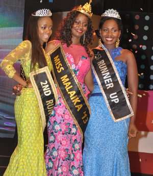 Naa Oyoe Quartey (middle) in a pose with Nana Ajoa and Aisha Kaleem, Ist and 2nd runner ups respectively