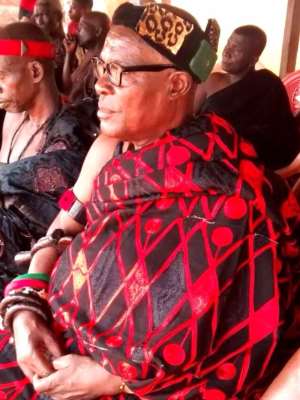 Factions in Sefwi-Wiawso chieftaincy dispute smoke peace pipe